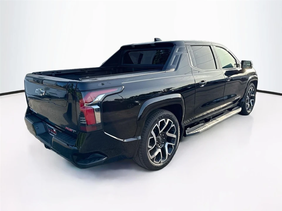 2025 Chevrolet Silverado - Image 4 of 15