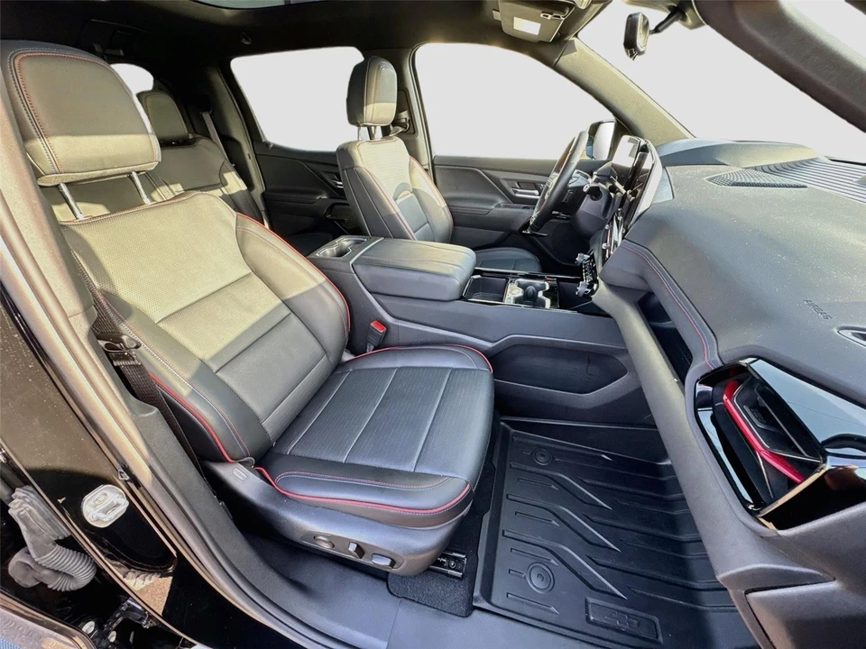 2025 Chevrolet Silverado - Image 14 of 15