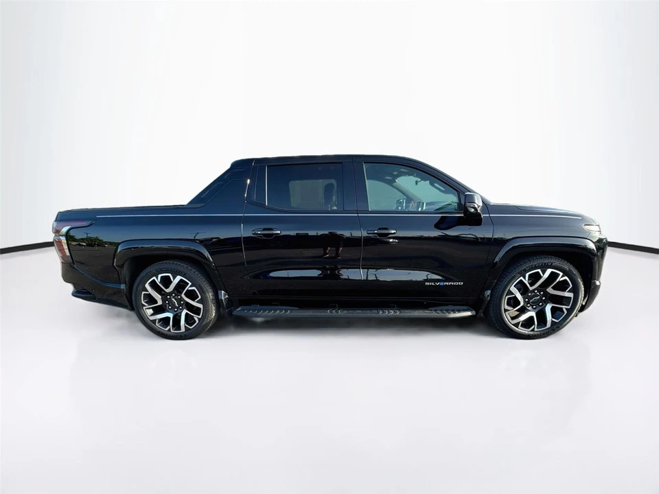 2025 Chevrolet Silverado - Image 5 of 15