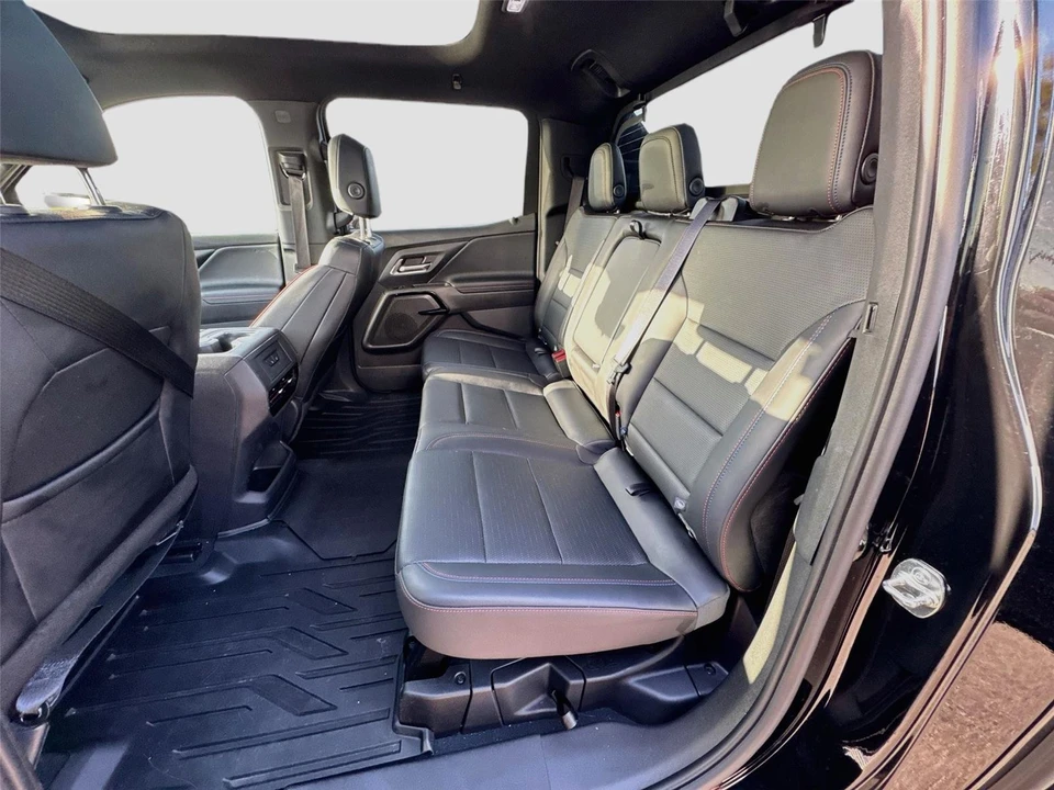 2025 Chevrolet Silverado - Image 11 of 15