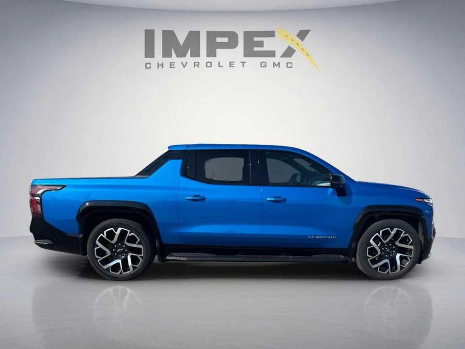 2025 Chevrolet Silverado - Image 6 of 15