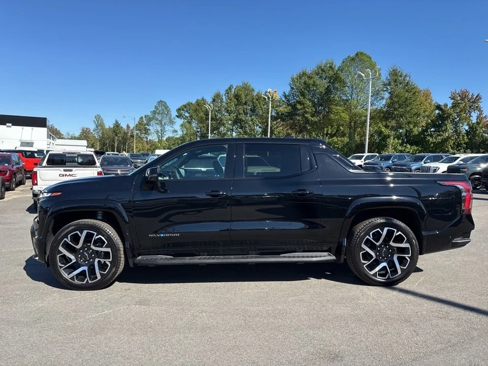 2025 Chevrolet Silverado 4th Gen - Image 2 of 12