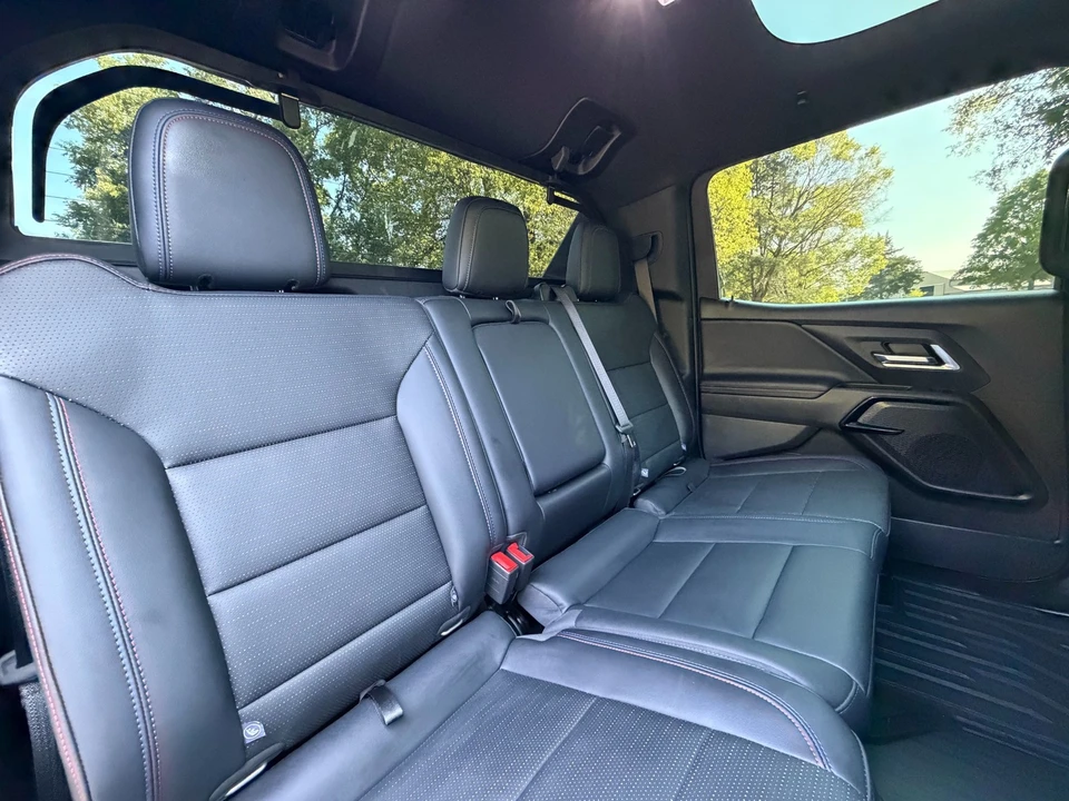 2025 Chevrolet Silverado - Image 31 of 31
