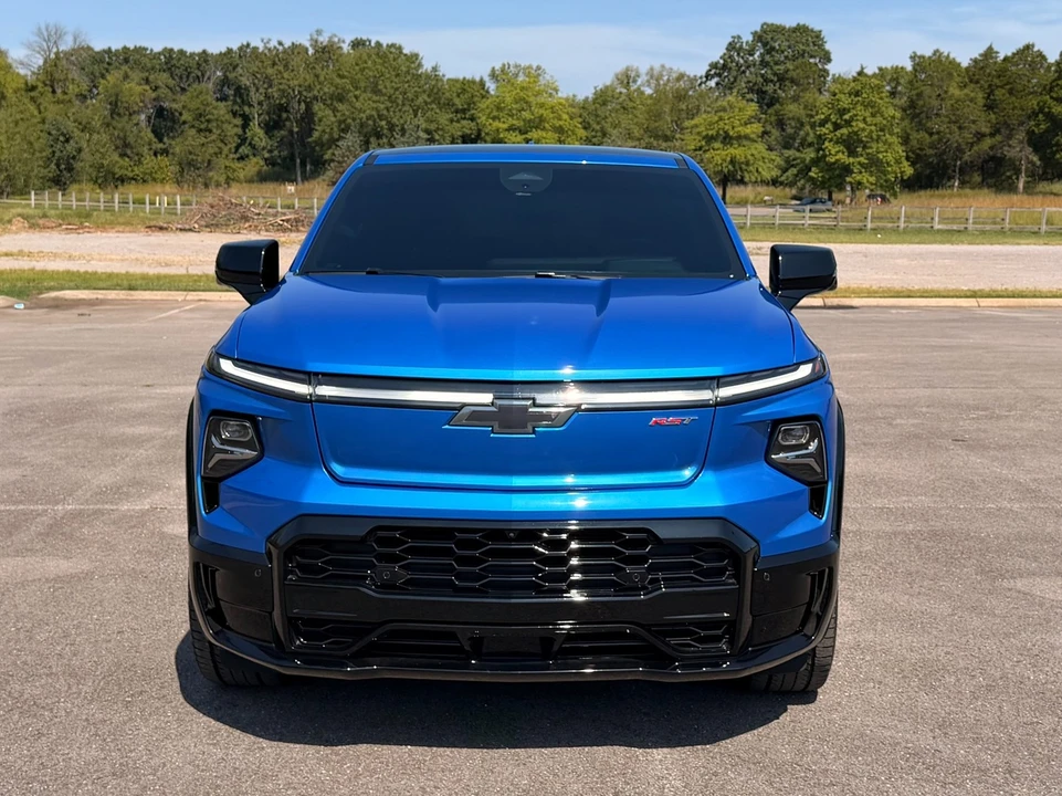 2025 Chevrolet Silverado - Image 5 of 31