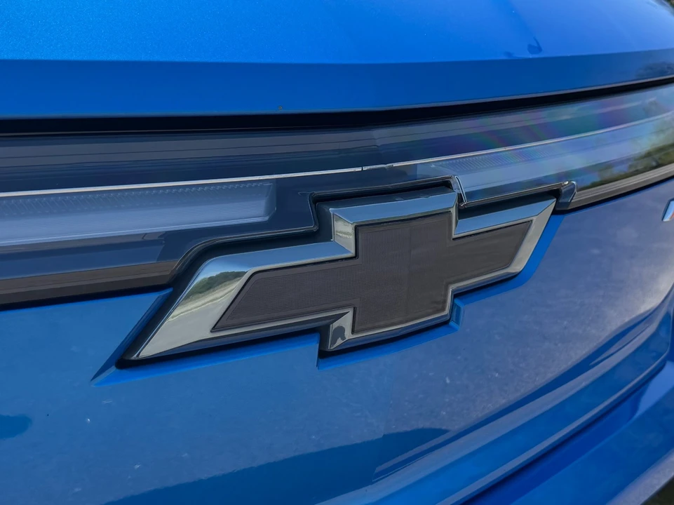 2025 Chevrolet Silverado - Image 16 of 31