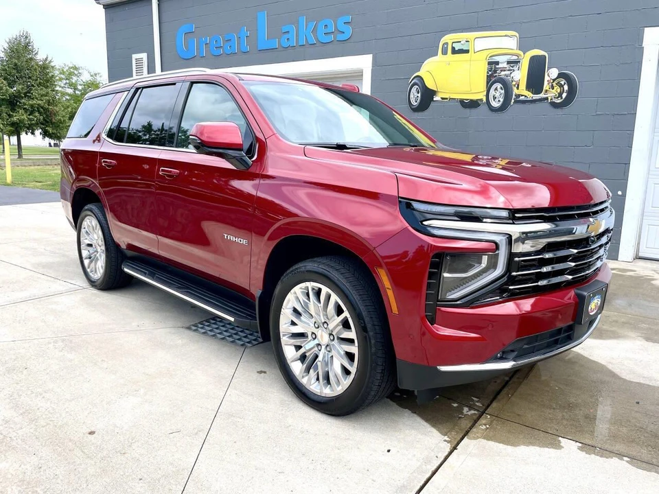 2025 Chevrolet Tahoe 5th Gen - Image 9 of 31