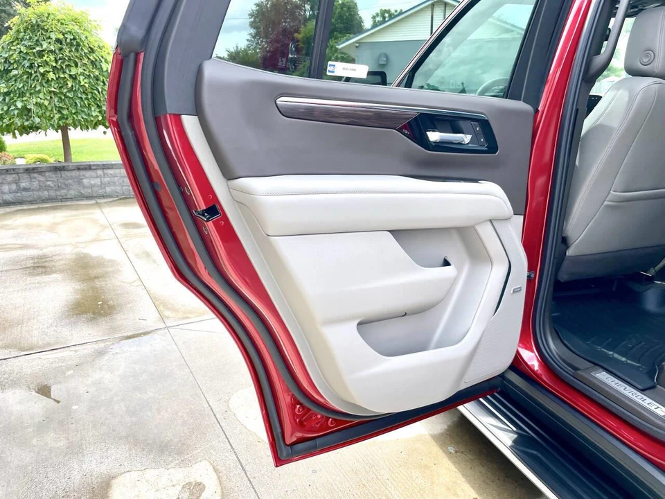 2025 Chevrolet Tahoe 5th Gen - Image 31 of 31