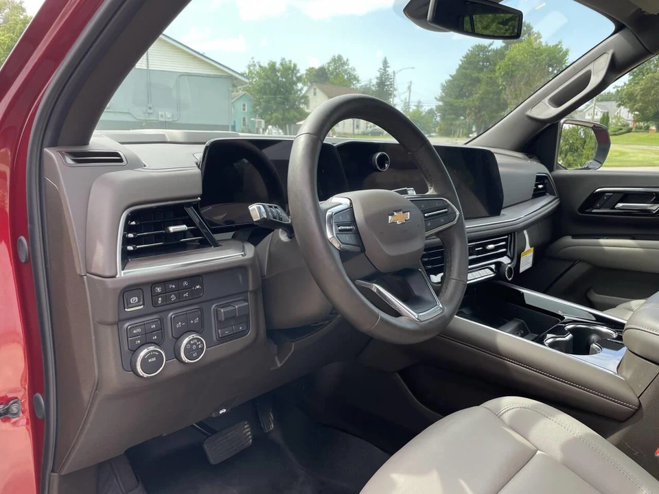 2025 Chevrolet Tahoe 5th Gen - Image 21 of 31