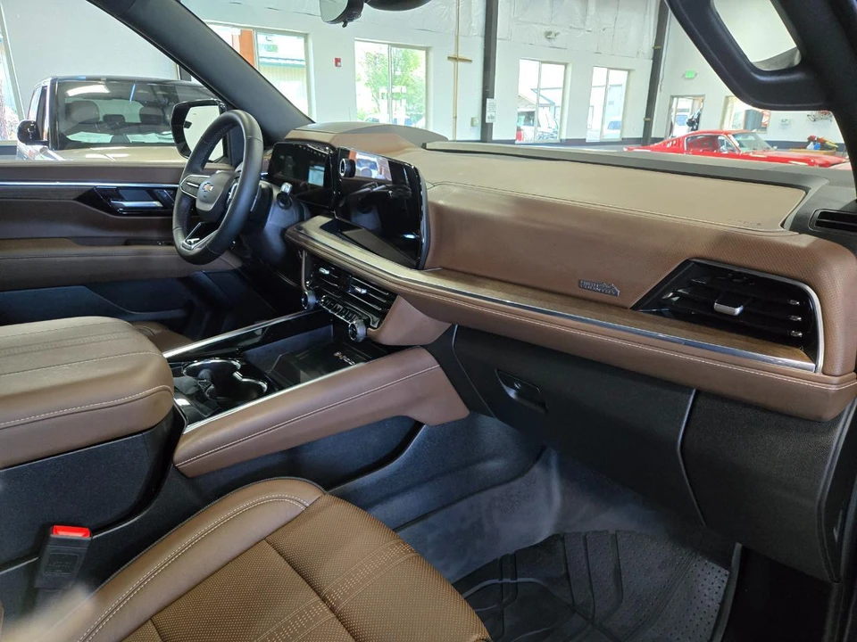 2025 Chevrolet Tahoe 5th Gen - Image 13 of 19
