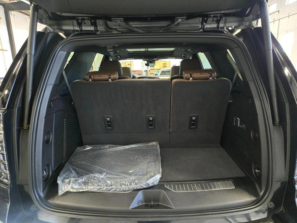 2025 Chevrolet Tahoe 5th Gen - Image 17 of 19