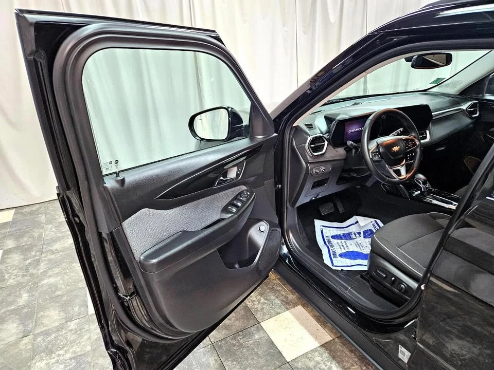 2025 Chevrolet Trailblazer - Image 9 of 20