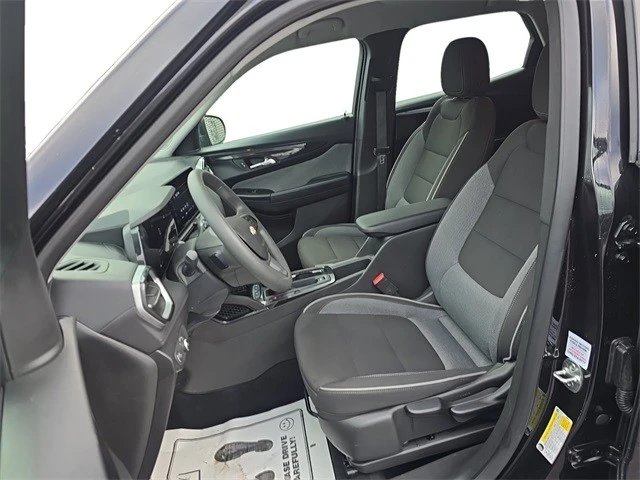 2025 Chevrolet Trailblazer - Image 11 of 12