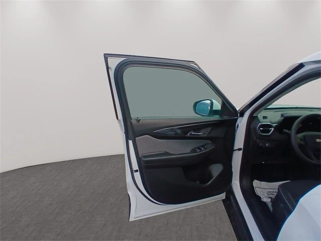 2025 Chevrolet Trailblazer - Image 11 of 12