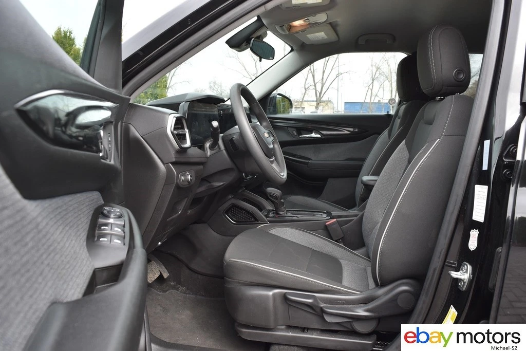 2025 Chevrolet Trailblazer - Image 10 of 21