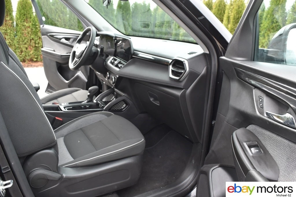 2025 Chevrolet Trailblazer - Image 17 of 21
