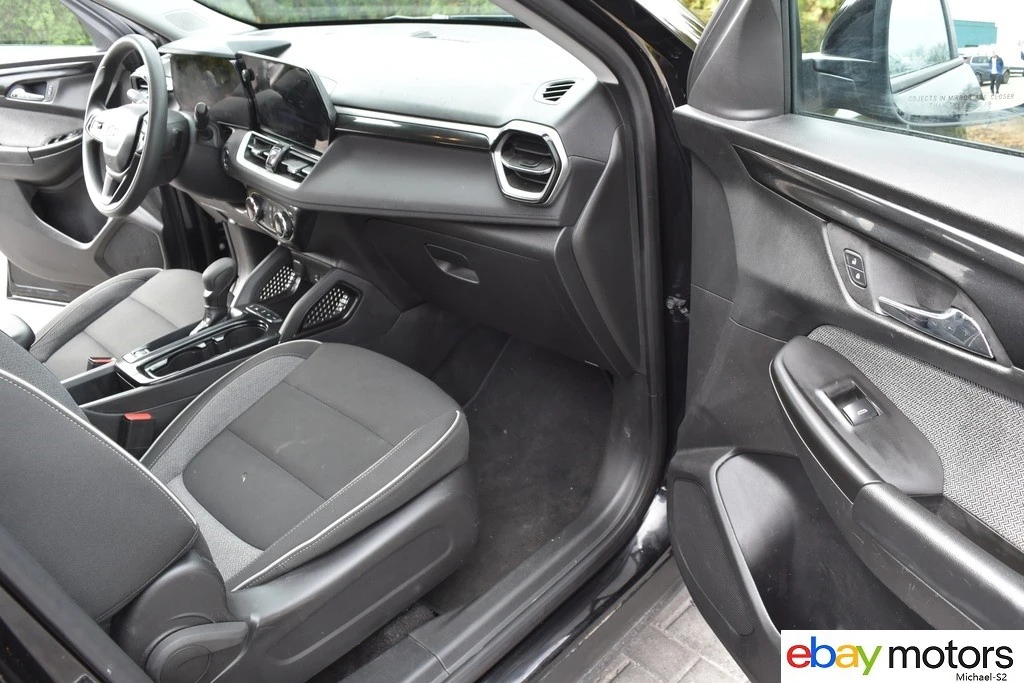 2025 Chevrolet Trailblazer - Image 16 of 21