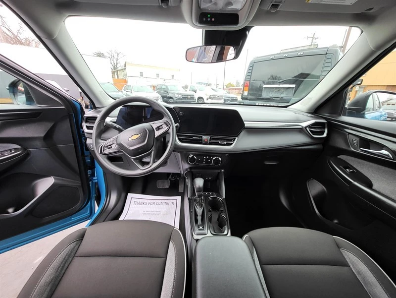 2025 Chevrolet Trailblazer - Image 13 of 15