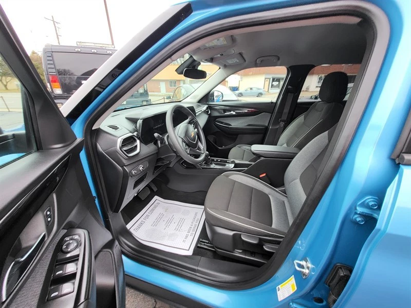 2025 Chevrolet Trailblazer - Image 9 of 15