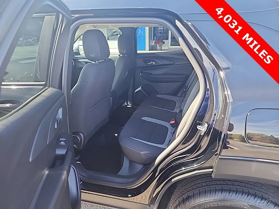 2025 Chevrolet Trailblazer - Image 15 of 17