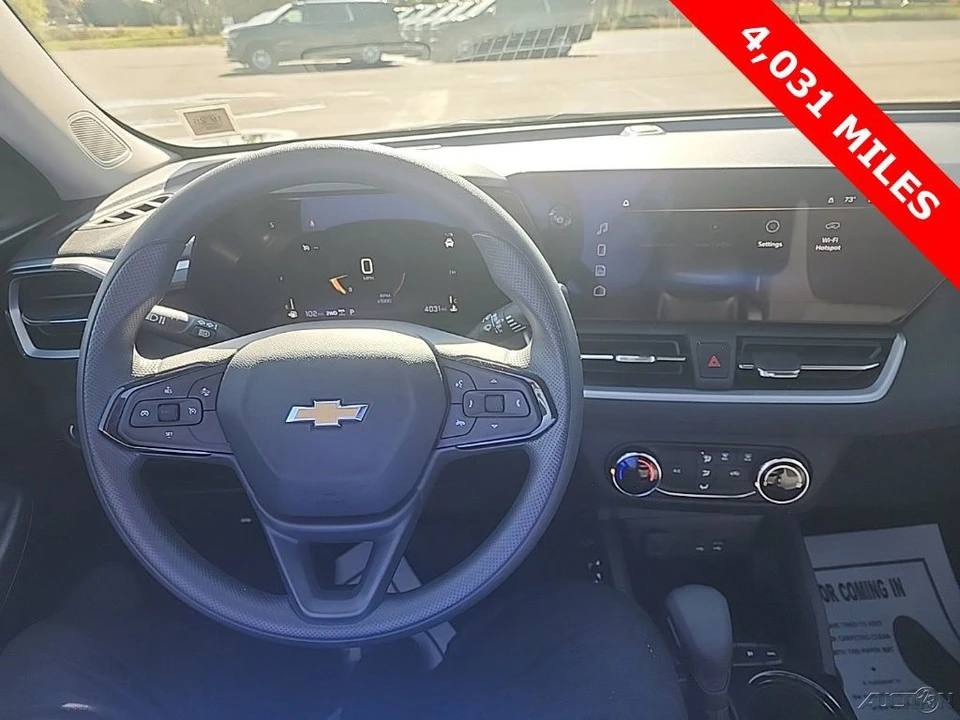 2025 Chevrolet Trailblazer - Image 10 of 17