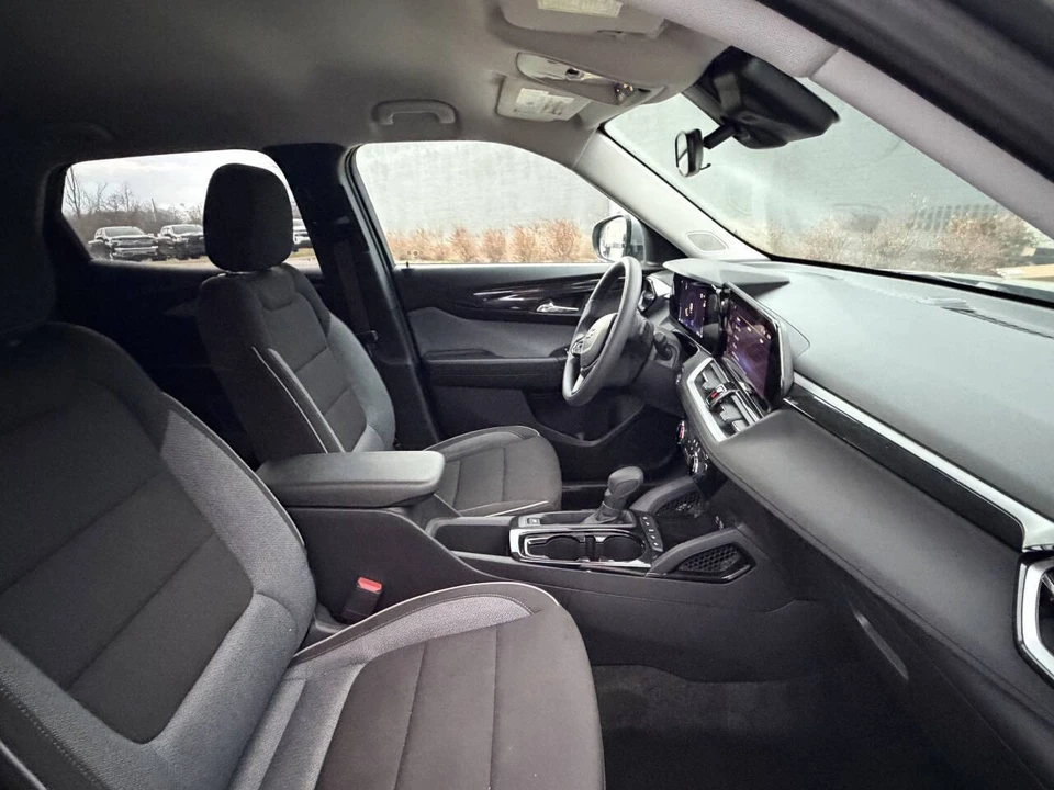 2025 Chevrolet Trailblazer - Image 14 of 20