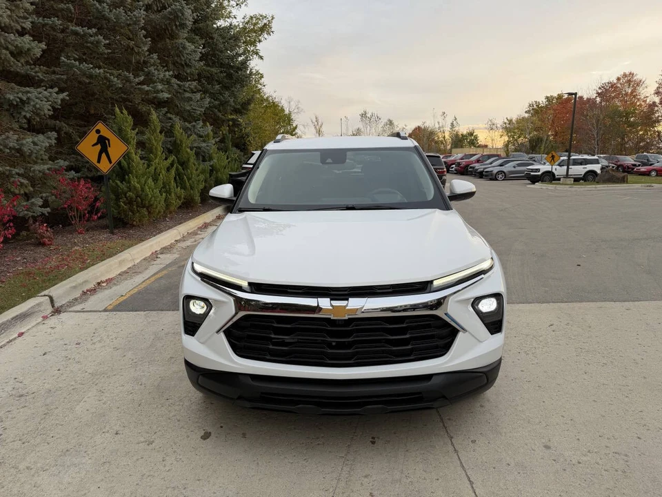 2025 Chevrolet Trailblazer - Image 2 of 14