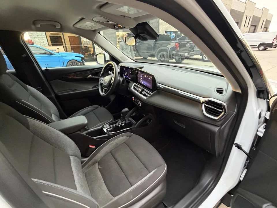 2025 Chevrolet Trailblazer - Image 13 of 14