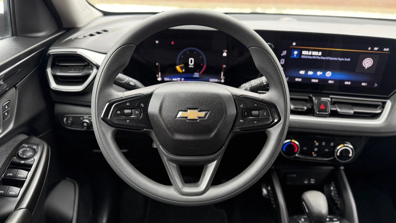 2025 Chevrolet Trailblazer - Image 14 of 21