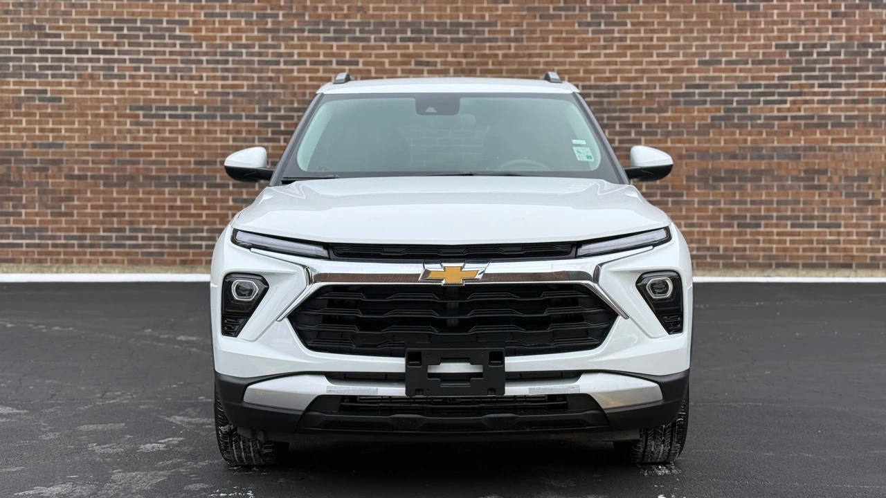 2025 Chevrolet Trailblazer - Image 2 of 21