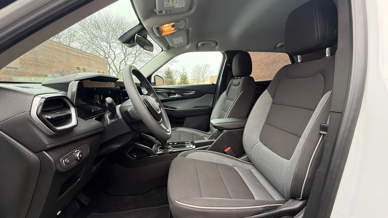 2025 Chevrolet Trailblazer - Image 10 of 21