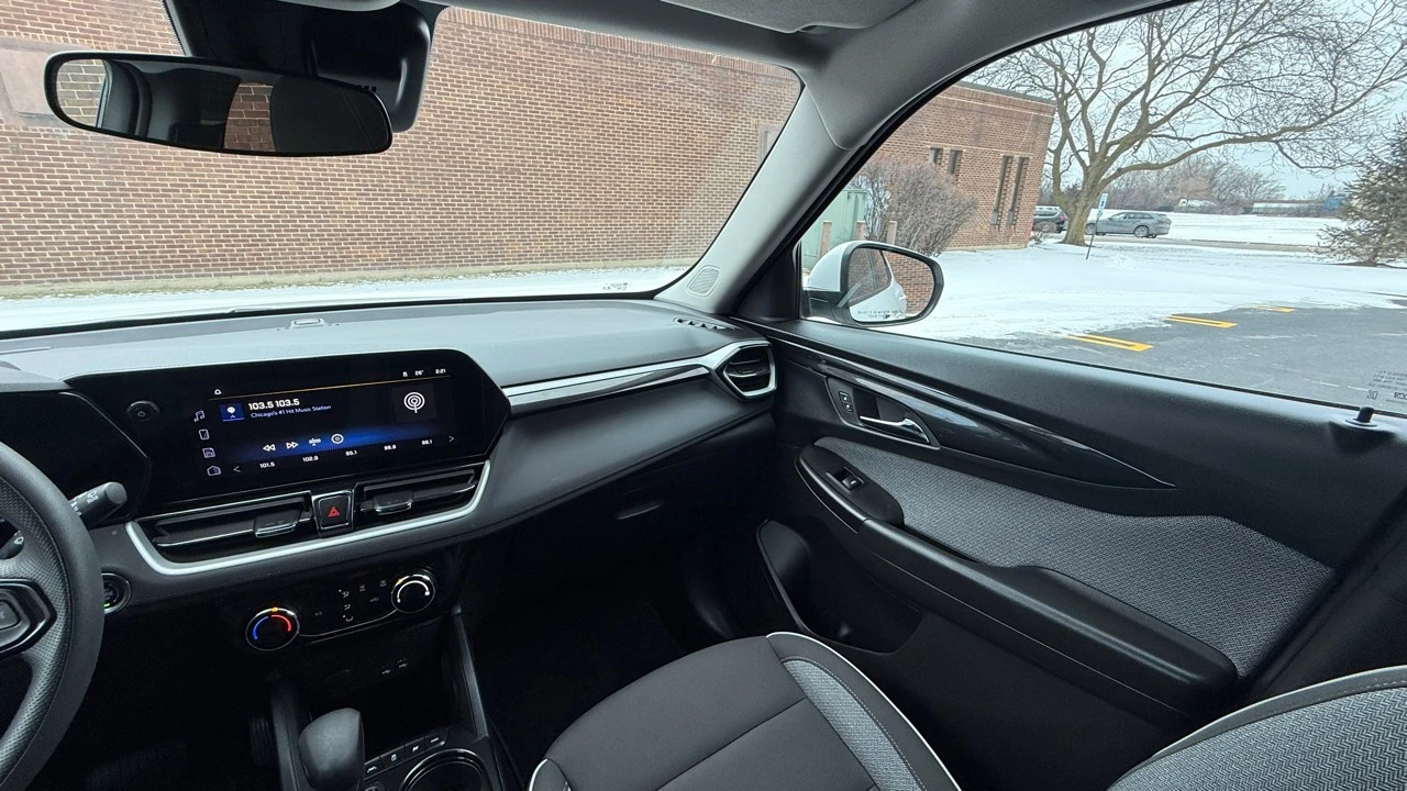 2025 Chevrolet Trailblazer - Image 19 of 21