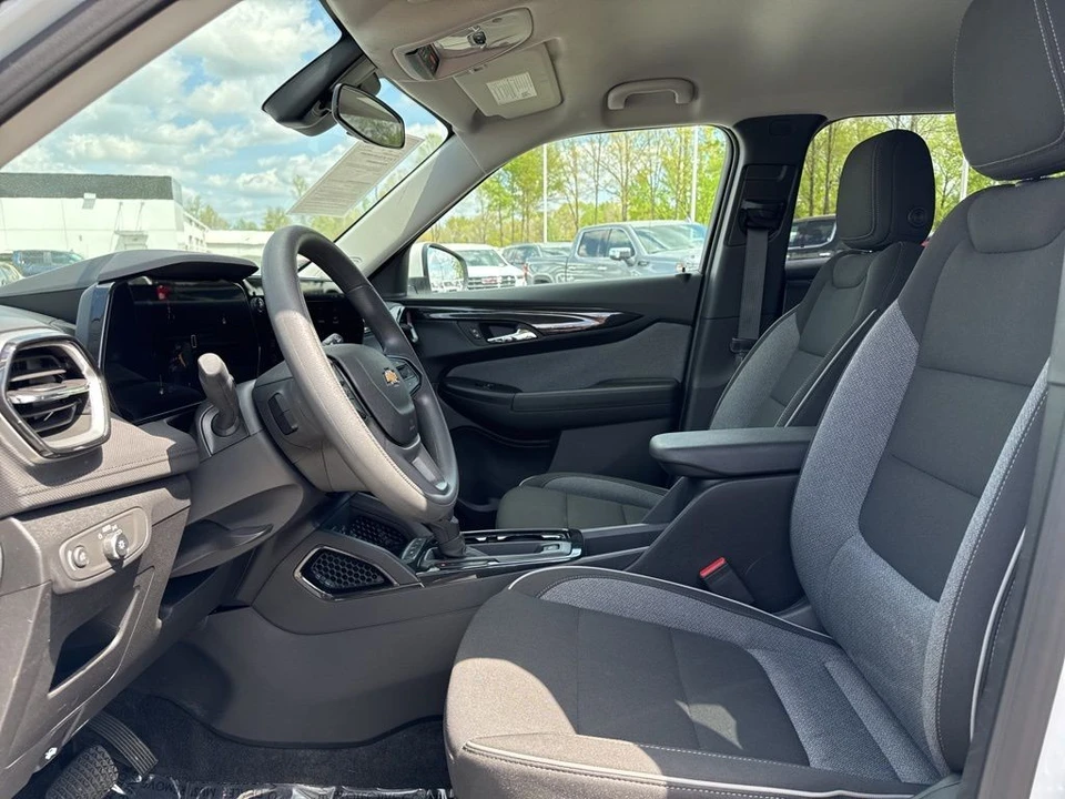 2025 Chevrolet Trailblazer - Image 9 of 21