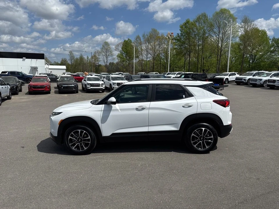 2025 Chevrolet Trailblazer - Image 2 of 21