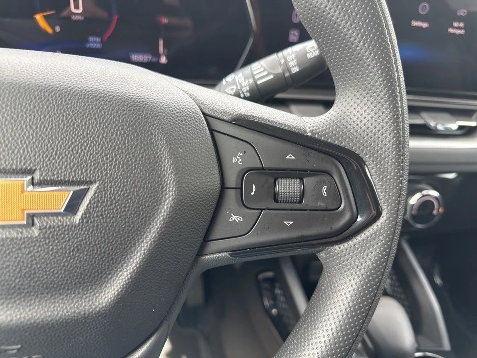 2025 Chevrolet Trailblazer - Image 15 of 21