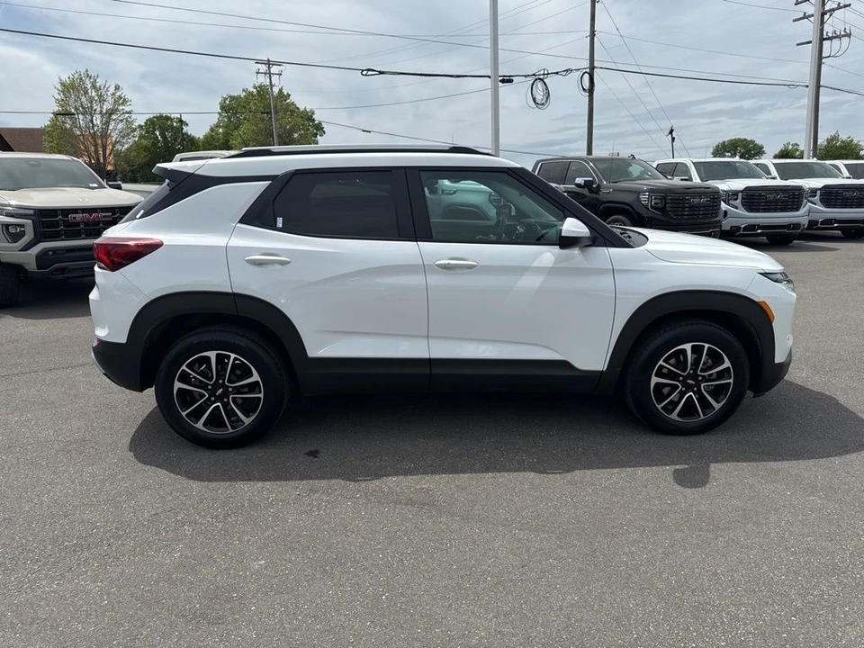 2025 Chevrolet Trailblazer - Image 6 of 21