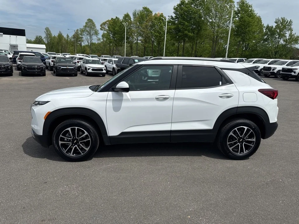 2025 Chevrolet Trailblazer - Image 2 of 21
