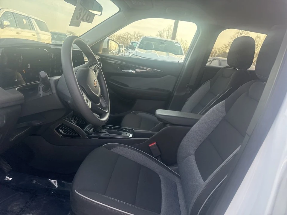 2025 Chevrolet Trailblazer - Image 5 of 7