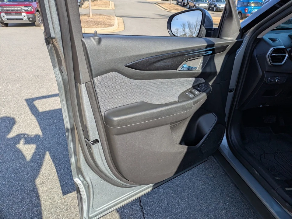 2025 Chevrolet Trailblazer - Image 15 of 21
