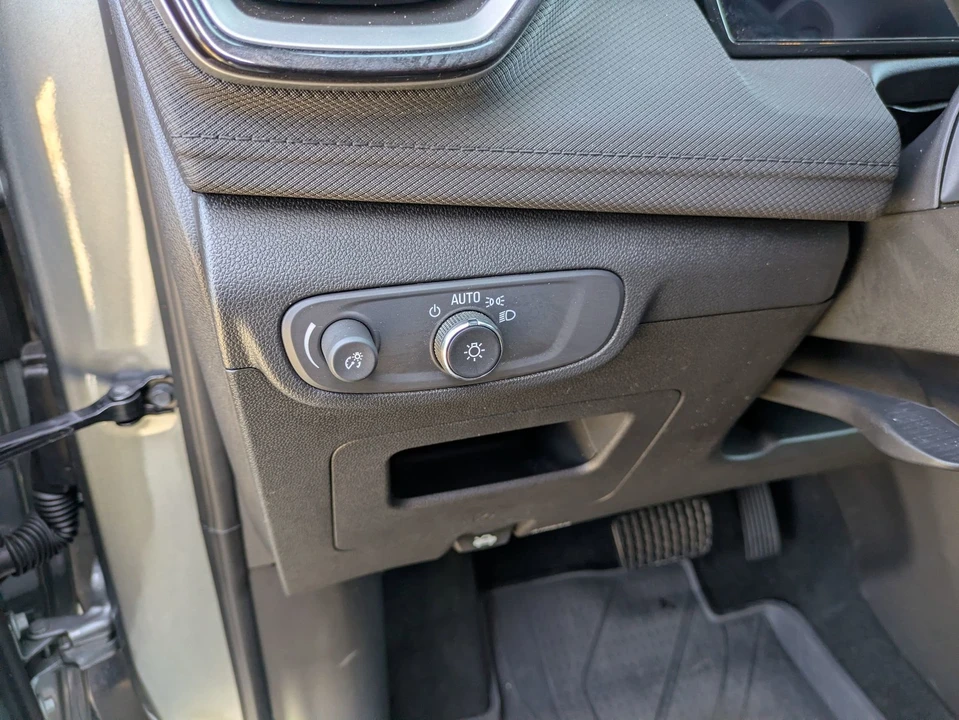 2025 Chevrolet Trailblazer - Image 17 of 21