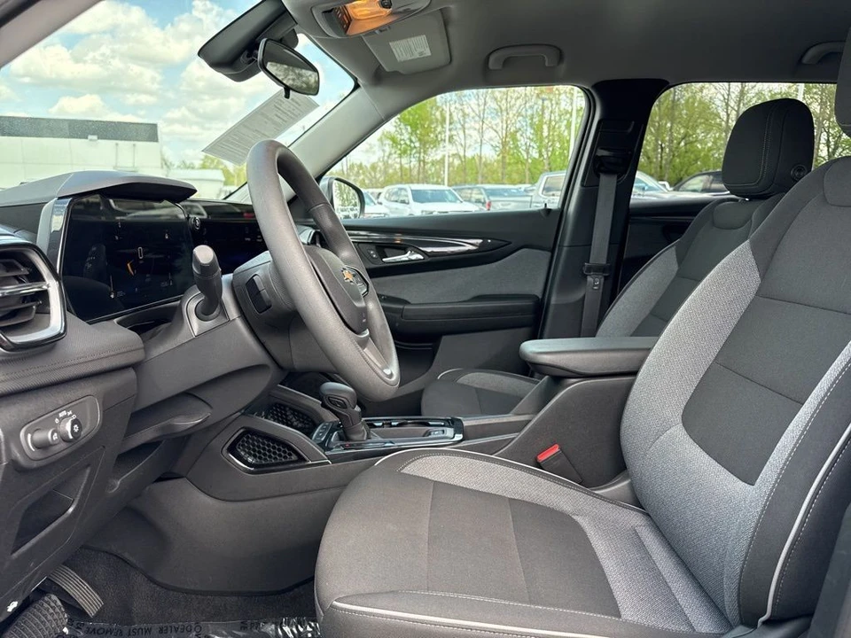 2025 Chevrolet Trailblazer - Image 9 of 21