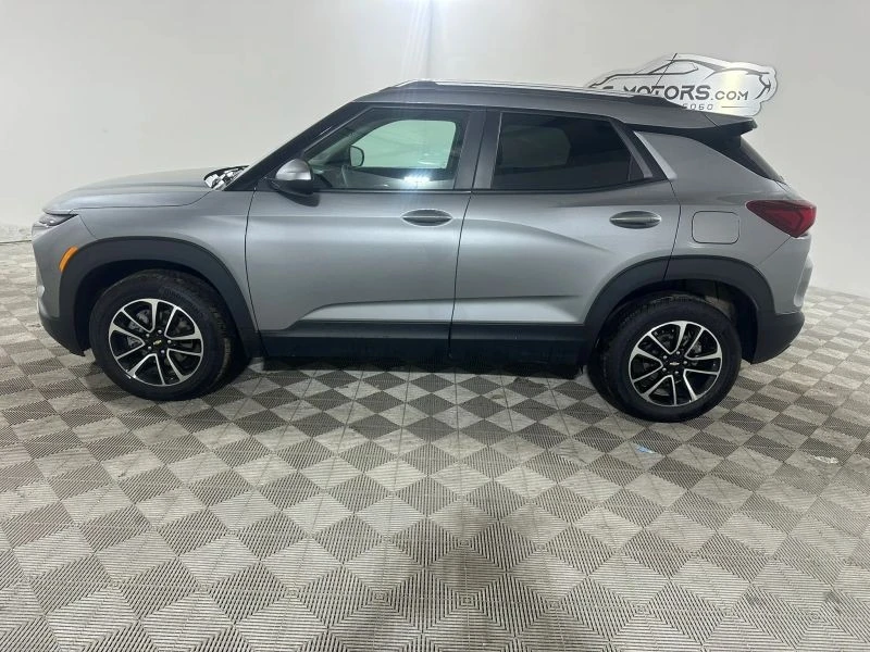 2025 Chevrolet Trailblazer - Image 3 of 12