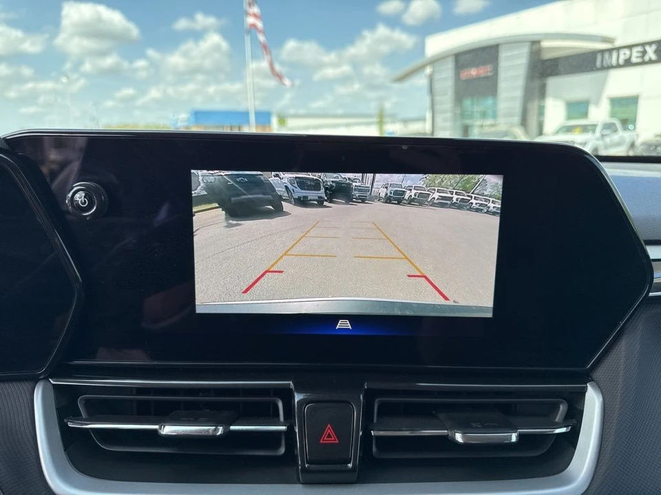 2025 Chevrolet Trailblazer - Image 18 of 21