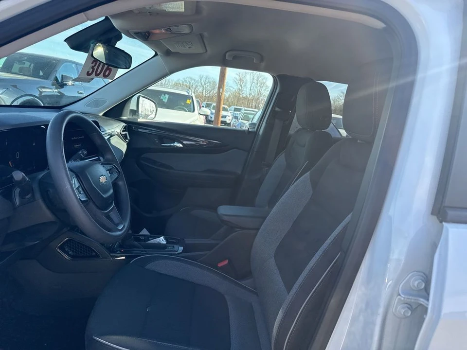 2025 Chevrolet Trailblazer - Image 5 of 7