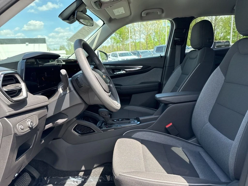 2025 Chevrolet Trailblazer - Image 9 of 21