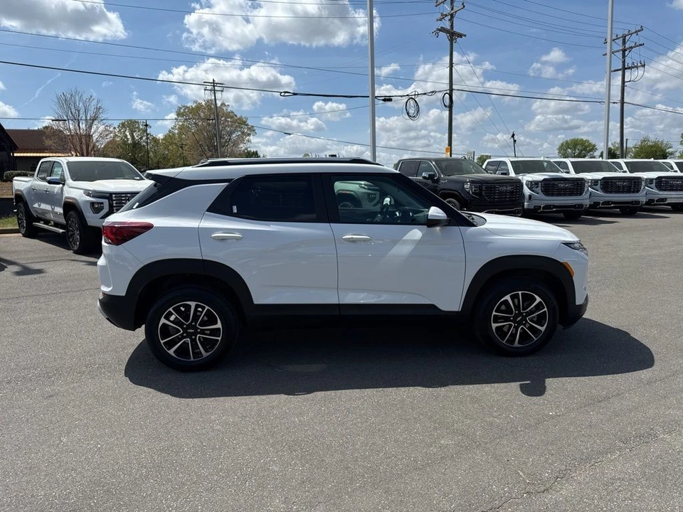 2025 Chevrolet Trailblazer - Image 6 of 21