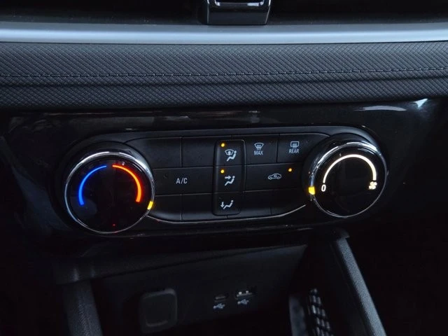 2025 Chevrolet Trailblazer - Image 18 of 21