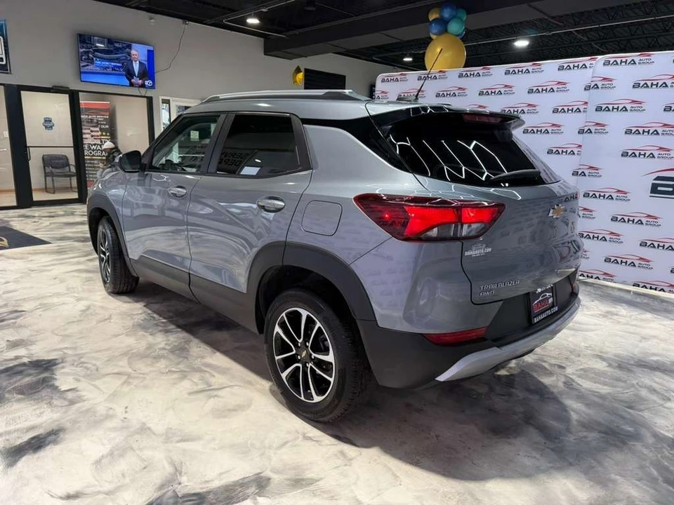 2025 Chevrolet Trailblazer - Image 10 of 21