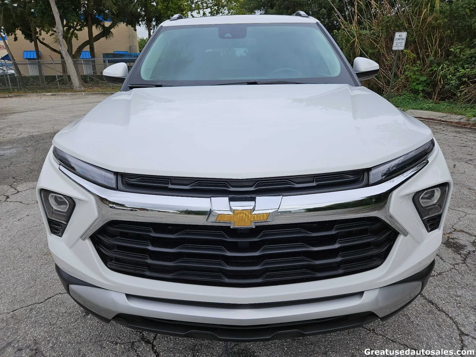 2025 Chevrolet Trailblazer - Image 2 of 21