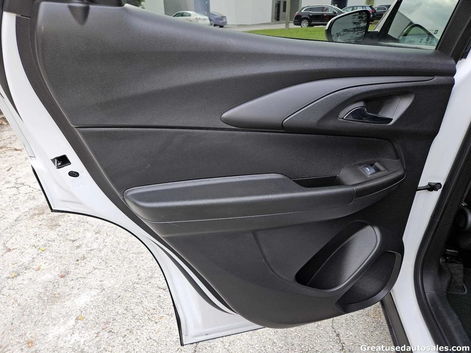 2025 Chevrolet Trailblazer - Image 12 of 21