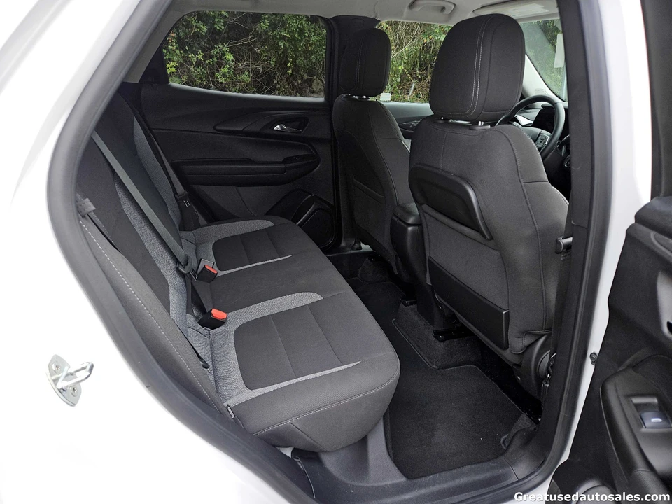 2025 Chevrolet Trailblazer - Image 15 of 21